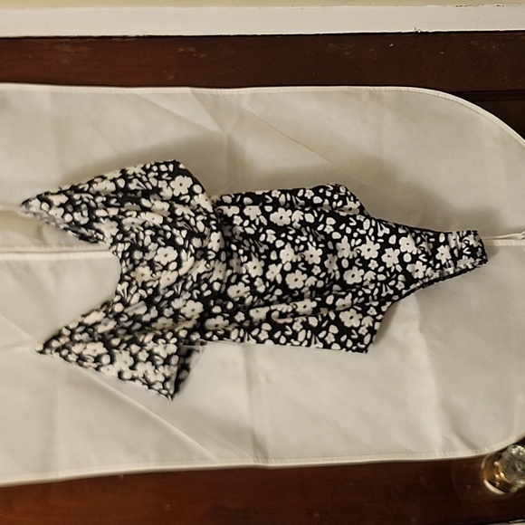 POOF NEW YORK.      The body suits - Picture 1 of 6